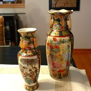 Vintage Asian Designed Gold Trimmed Vases - 2